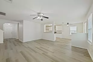 399 Paddington Dr, Kyle, TX 78640 - Photo 4