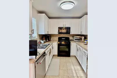 1247 Shadow Creek Boulevard, Buda, TX 78610 - Photo 4