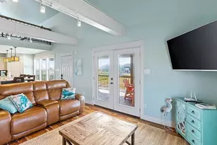 157 Verdia Dr, Crystal Beach, TX 77650 - Photo 8