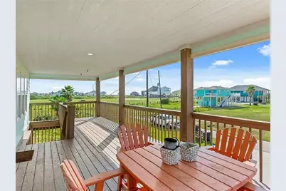 157 Verdia Drive, Crystal Beach, TX 77650 - Photo 4