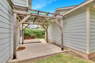2212 Melissa Oaks Ln, Austin, TX 78744 - Photo 30