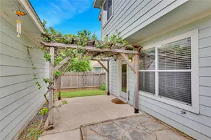 2212 Melissa Oaks Ln, Austin, TX 78744 - Photo 34