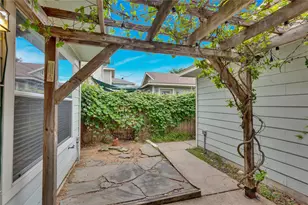 2212 Melissa Oaks Ln, Austin, TX 78744 - Photo 32