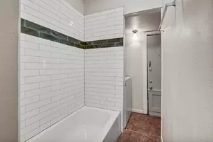 704 Franklin Blvd, Austin, TX 78751 - Photo 16