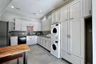 914 E 39th St, Austin, TX 78751 - Photo 6