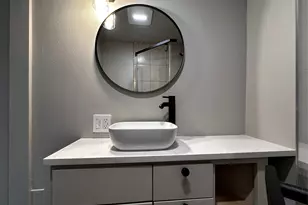 914 E 39th St, Austin, TX 78751 - Photo 26