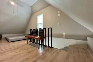 914 E 39th St, Austin, TX 78751 - Photo 16