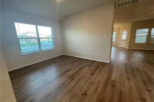 192 Beth Ann Loop, Taylor, TX 76574 - Photo 8