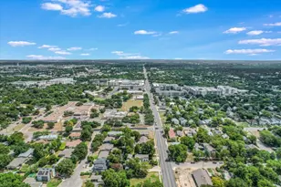 2414 E Martin Luther King Jr Blvd, Austin, TX 78702 - Photo 32