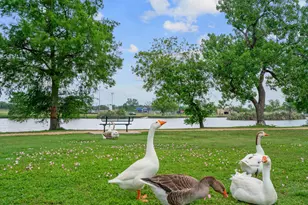 1709 W Lake Dr, Taylor, TX 76574 - Photo 18