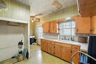 514 S Main St, Lockhart, TX 78644 - Photo 12