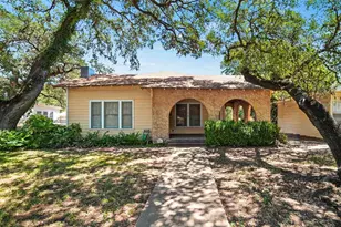 514 S Main St, Lockhart, TX 78644 - Photo 1