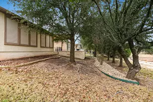 915 Apache Mountain Ln, Georgetown, TX 78633 - Photo 32