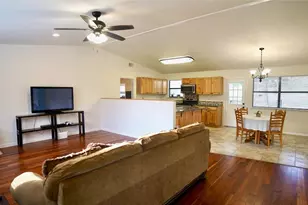 535 Paintbrush Trail, Lockhart, TX 78644 - Photo 4