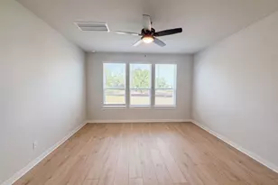 125 High Vly Dr, Liberty Hill, TX 78642 - Photo 4