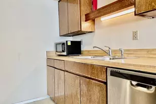 1800 Lavaca St, Austin, TX 78701 - Photo 6