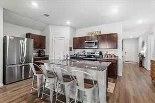 402 Perry Pl, Rockdale, TX 76567 - Photo 10