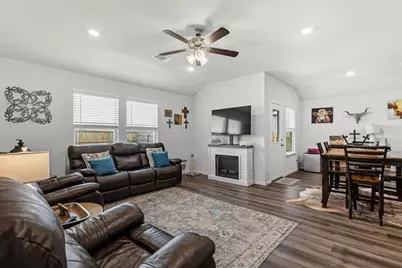 402 Perry Place, Rockdale, TX 76567 - Photo 22
