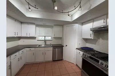 1211 Knollpark Circle, Austin, TX 78758 - Photo 4