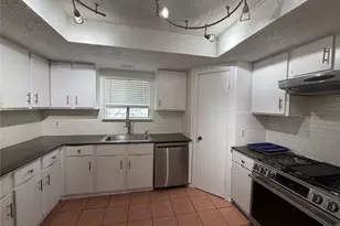 1211 Knollpark Cir, Austin, TX 78758 - Photo 4