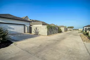 162 Adelton Blvd, Bastrop, TX 78602 - Photo 40