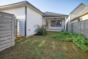 162 Adelton Blvd, Bastrop, TX 78602 - Photo 38