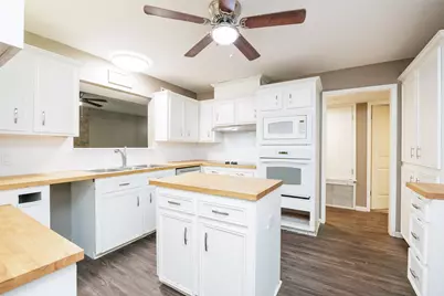 320 Long Pointe Drive, Portland, TX 78374 - Photo 8