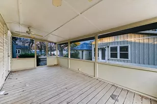 306 Garwood St, Smithville, TX 78957 - Photo 12