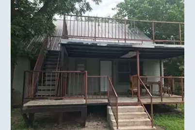 1017 W 3rd Street W, Taylor, TX 76574 - Photo 2