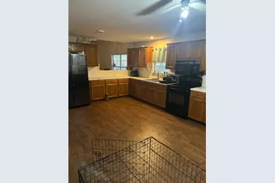 1017 W 3rd Street W, Taylor, TX 76574 - Photo 6
