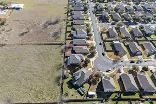 238 Wells Bend, Hutto, TX 78634 - Photo 34