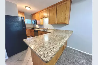 601 W 11th Street #215, Austin, TX 78701 - Photo 2