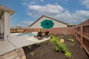 116 Docking Iron Dr, Hutto, TX 78634 - Photo 32