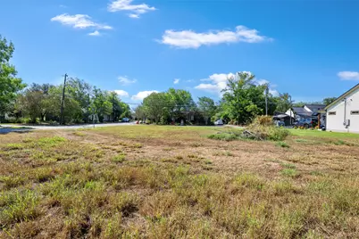 915 Torres Street, Lockhart, TX 78644 - Photo 22