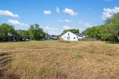 915 Torres Street, Lockhart, TX 78644 - Photo 18