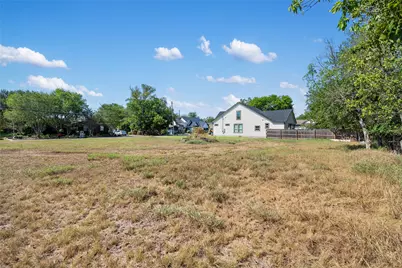 915 Torres Street, Lockhart, TX 78644 - Photo 20