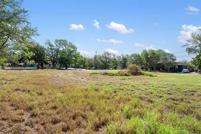 915 Torres Street, Lockhart, TX 78644 - Photo 24