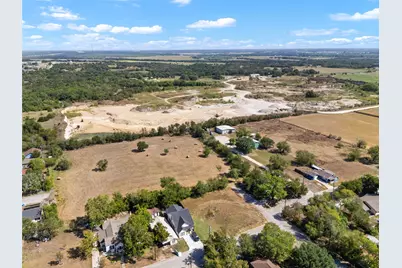 915 Torres Street, Lockhart, TX 78644 - Photo 34