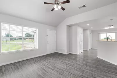 407 E Pietzsch Street, Bartlett, TX 76511 - Photo 6