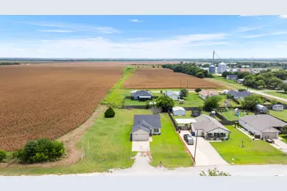 407 E Pietzsch Street, Bartlett, TX 76511 - Photo 22