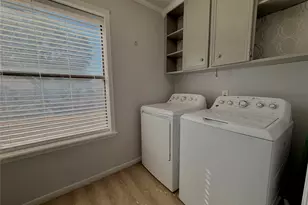 1203 Hollis Dr, Brenham, TX 77833 - Photo 10