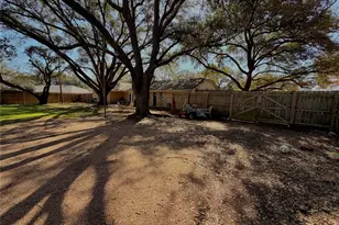 1203 Hollis Dr, Brenham, TX 77833 - Photo 32