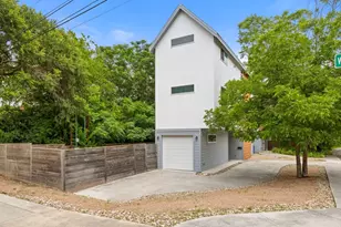 6109 Cherrylawn Cir, Austin, TX 78723 - Photo 2