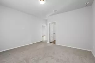 122 Bluestem Dr, Elgin, TX 78621 - Photo 18