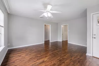 1905 W Saint Johns Avenue, Austin, TX 78757 - Photo 4