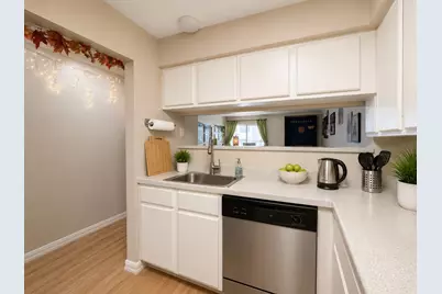 501 W 26th Street #305, Austin, TX 78705 - Photo 6