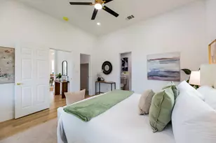 910 W 4th St, Taylor, TX 76574 - Photo 26