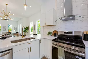 910 W 4th St, Taylor, TX 76574 - Photo 18