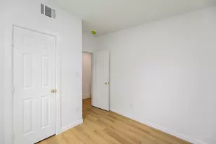 910 W 4th St, Taylor, TX 76574 - Photo 30