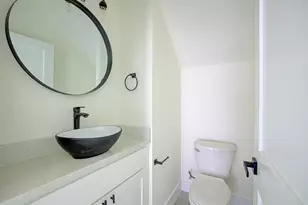 2005 Uphill Ln, Austin, TX 78741 - Photo 10